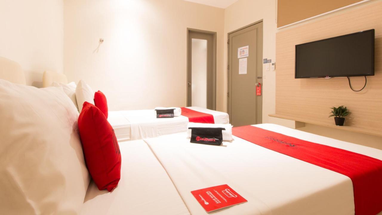 Reddoorz @ General Segundo Avenue Laoag Hotel Kültér fotó
