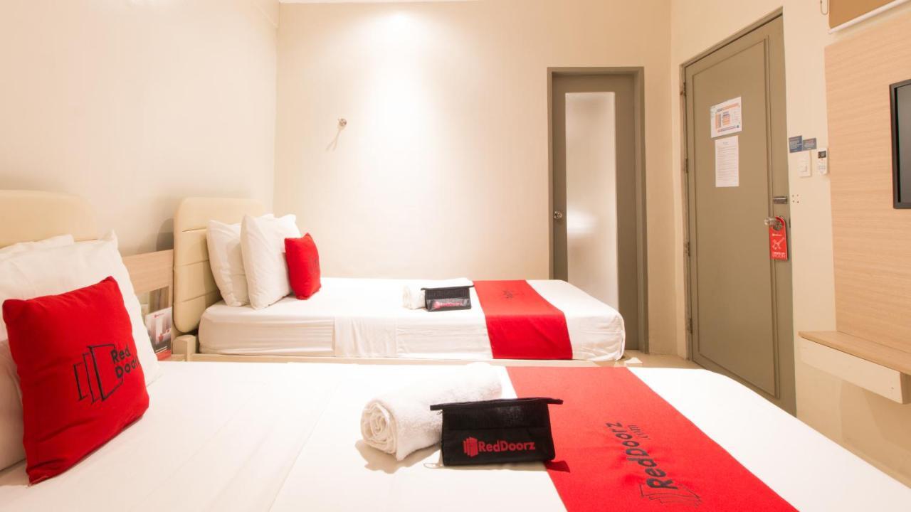 Reddoorz @ General Segundo Avenue Laoag Hotel Kültér fotó