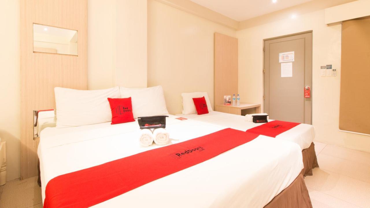 Reddoorz @ General Segundo Avenue Laoag Hotel Kültér fotó