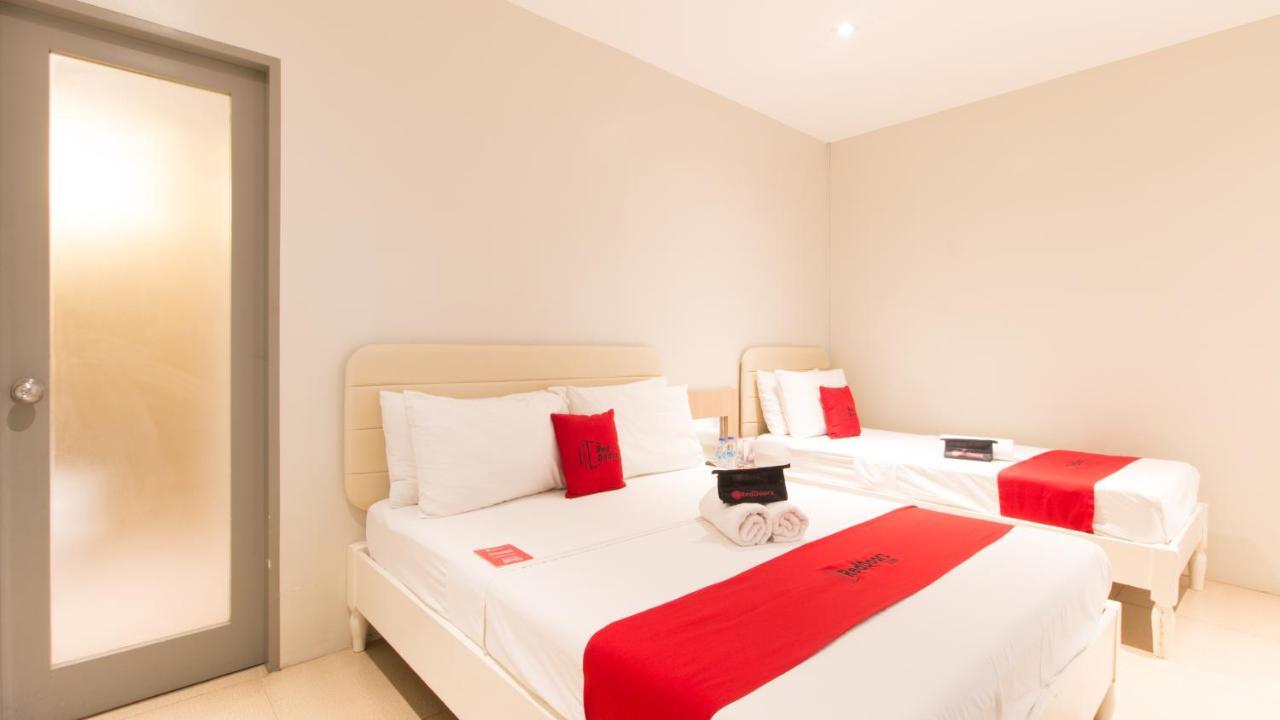 Reddoorz @ General Segundo Avenue Laoag Hotel Kültér fotó
