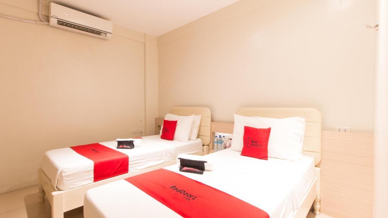 Reddoorz @ General Segundo Avenue Laoag Hotel Kültér fotó