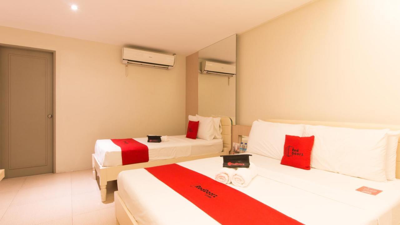 Reddoorz @ General Segundo Avenue Laoag Hotel Kültér fotó